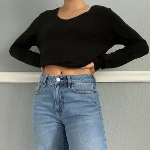 BASIC BLACK LONGSLEEVE TEE